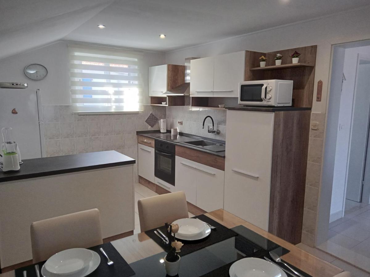 Apartments With A Parking Space Sali, Dugi Otok - 8154 Exterior foto